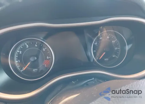 2015 Jeep Cherokee Limited z USA, uszkodzony, nr VIN 1C4PJMDB8FW719744